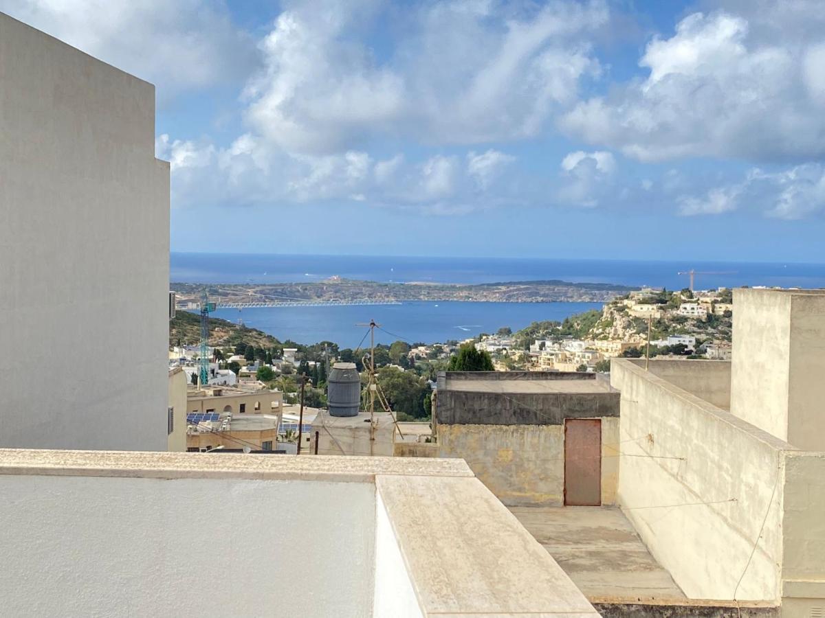 Апартаменты Penthouse "Maltese Scent" Меллиеха Экстерьер фото